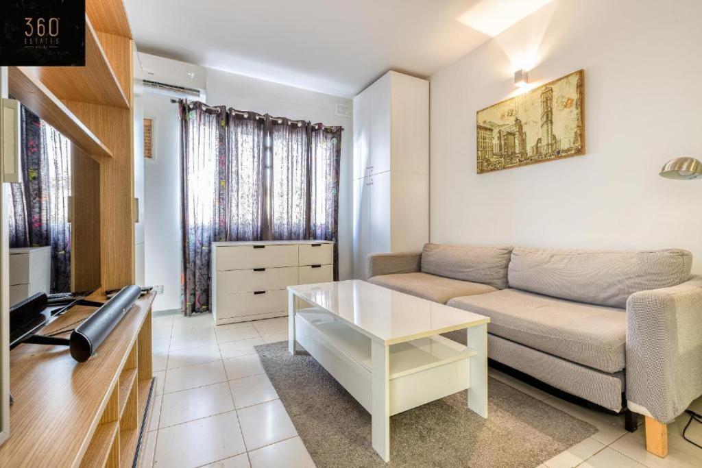 Lägenhet Cozy 1 Bedroom Oasis In The Heart Of St. Julians By 360 Estates