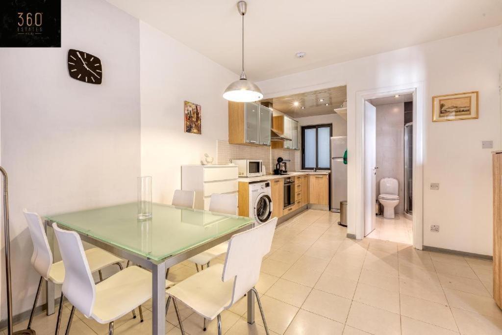 Lägenhet Cozy 1 Bedroom Oasis In The Heart Of St. Julians By 360 Estates